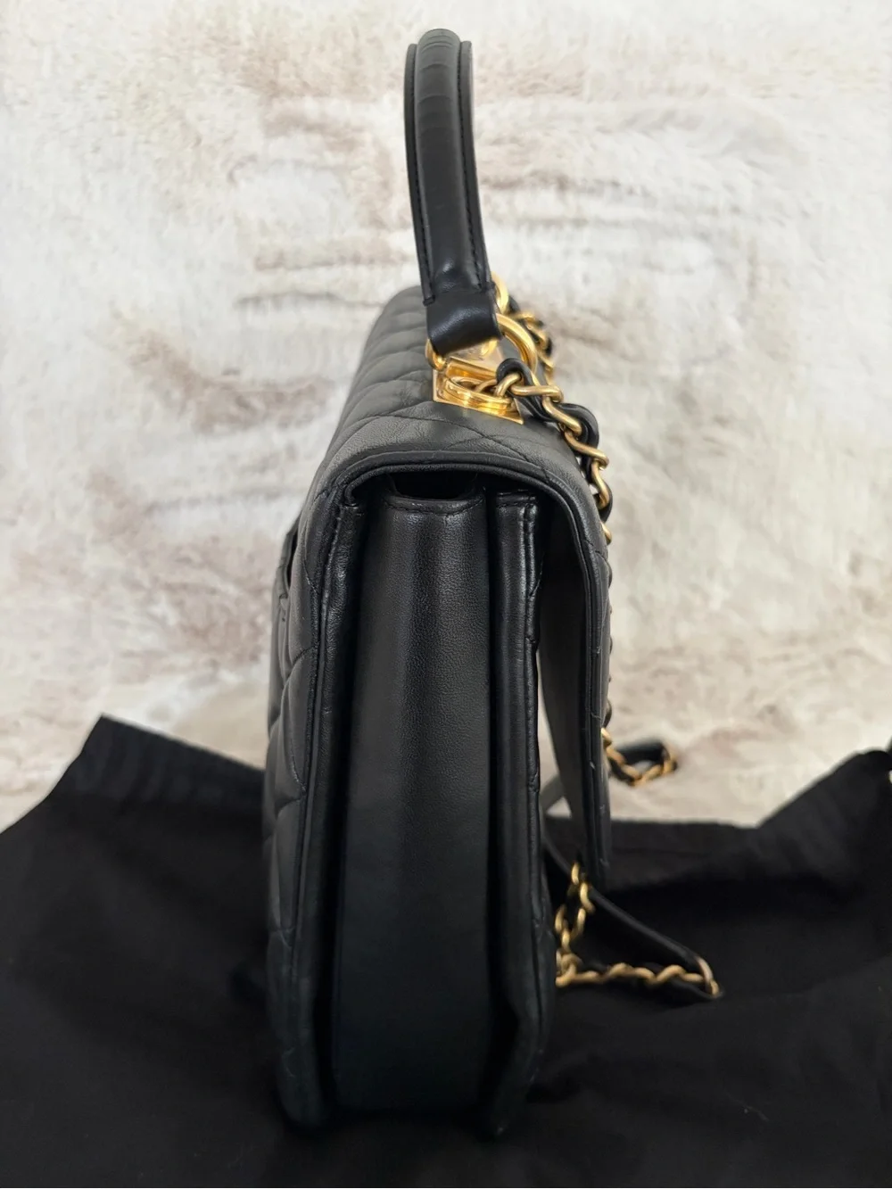 Large CHANEL Trendy CC Lambskin leather Shoulder Bag Black with Gold Hardware